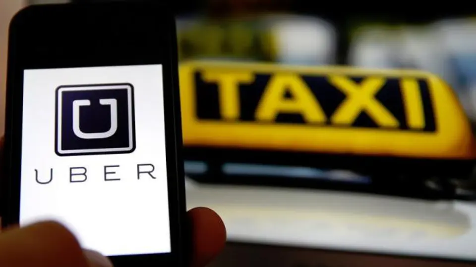Uber responde a paro de taxistas con viajes gratis
