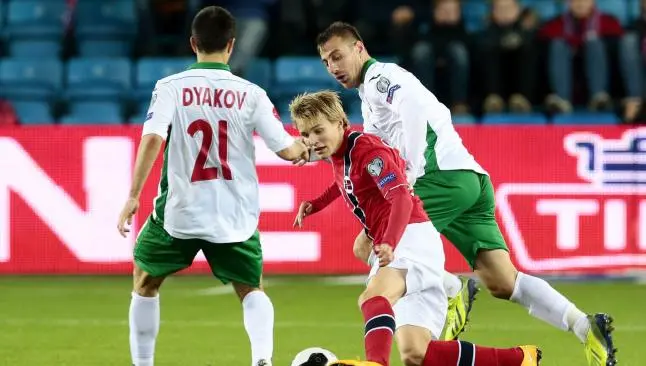 Martin Odegaard durante juego entre Noruega y Bulgaria | EFE