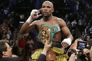 Mayweather noquea a sparring por intenso entrenamiento