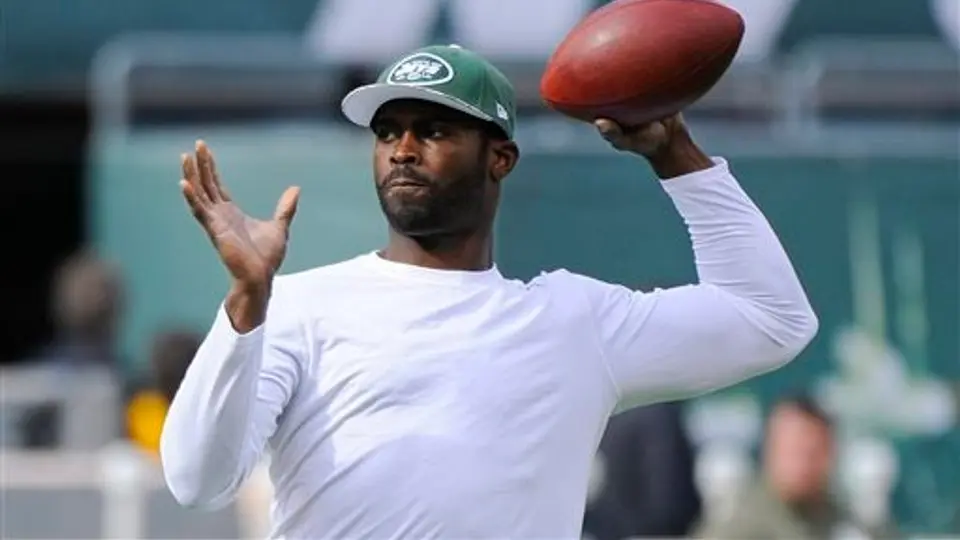 Michael Vick firma con los Acereros de Pittsburgh