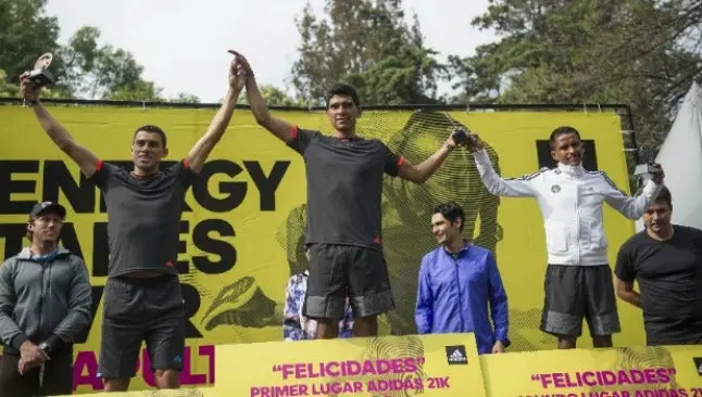 Mexicano conquista la carrera Adidas 21K 2015