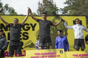 Mexicano conquista la carrera Adidas 21K 2015