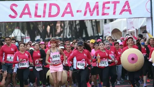 Primer carrera FUCAM contra cáncer de mama, todo un éxito