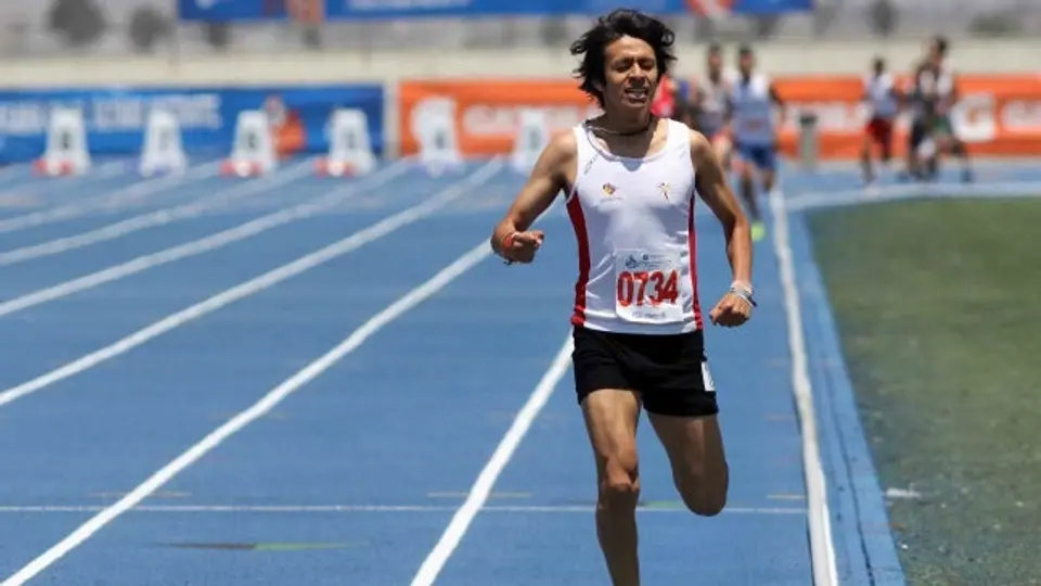 Mexicano, bronce en mil 500 metros en Canadá