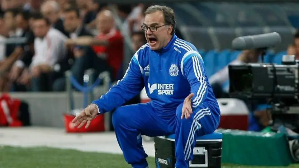 Femexfut hará último intento por Bielsa