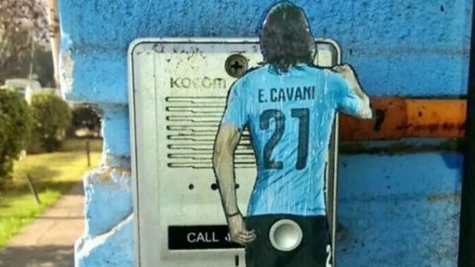 Crean timbre basado en incidente Jara-Cavani