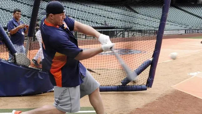J.J. Watt se cambia al beisbol por un día