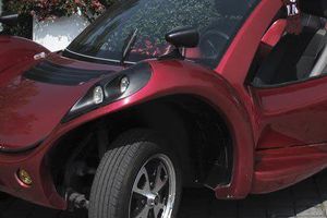 Estudiantes transforman 'vocho' en auto eléctrico