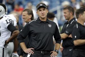Raiders despiden a su entrenador