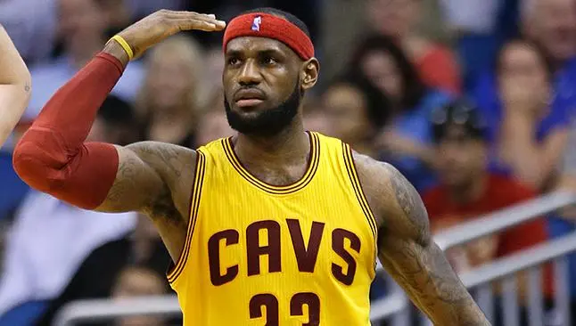 LeBron James en un partido con los Cavaliers | AP