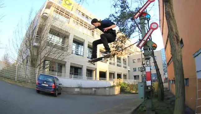 Wieschermann vuelve a sorprender con video de skateboarding