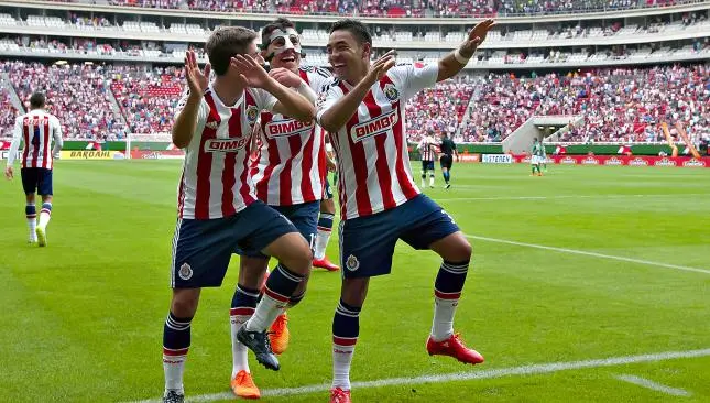 Fabián llama 'El Tiki' al baile de su festejo