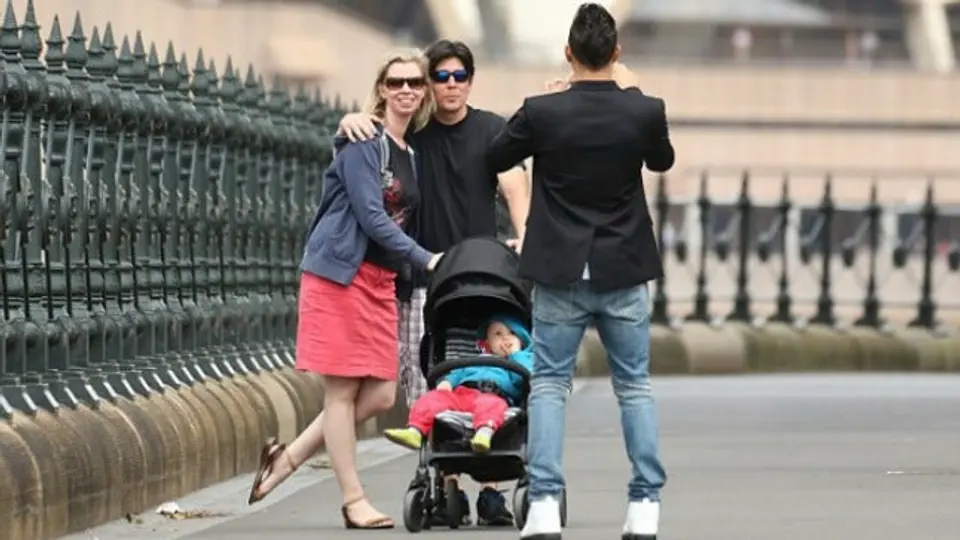 Familia pide a Hamilton que les tome foto en Sydney