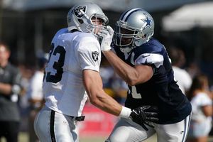 Raiders y Vaqueros protagonizan pelea en práctica