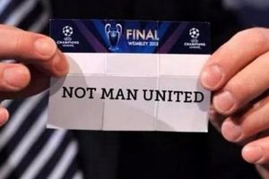 Tomás Rosicky trollea al Manchester United