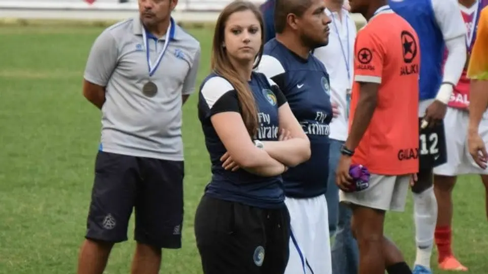 Preparadora física del Cosmos se roba las miradas