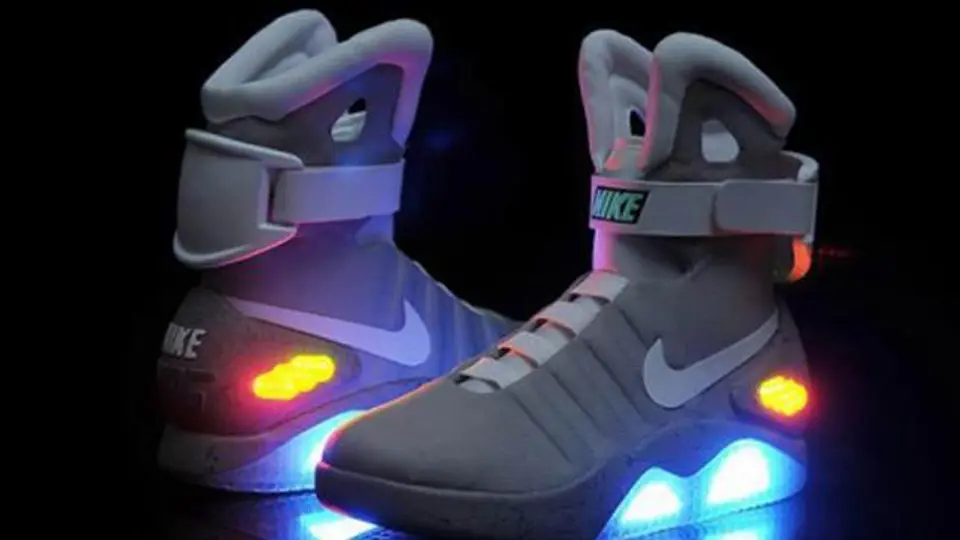 Salen a la venta réplicas de los tenis de 'Volver al Futuro'