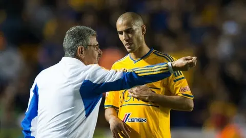 Ferretti admite posible salida de Pizarro a España