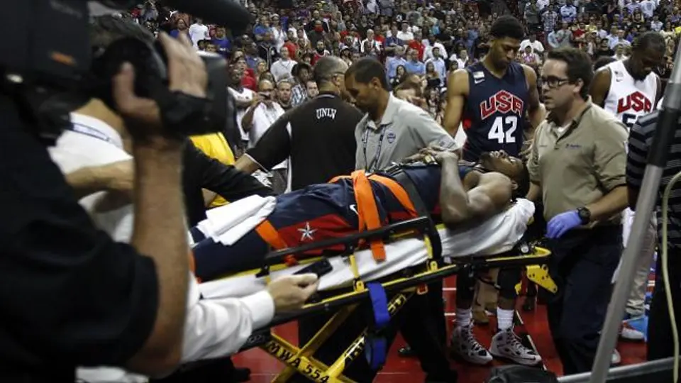 Paul George es operado tras fractura de pierna