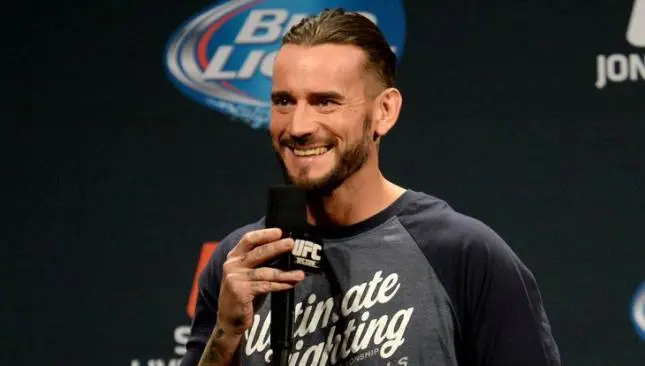 CM Punk ve como posibilidad debutar en diciembre