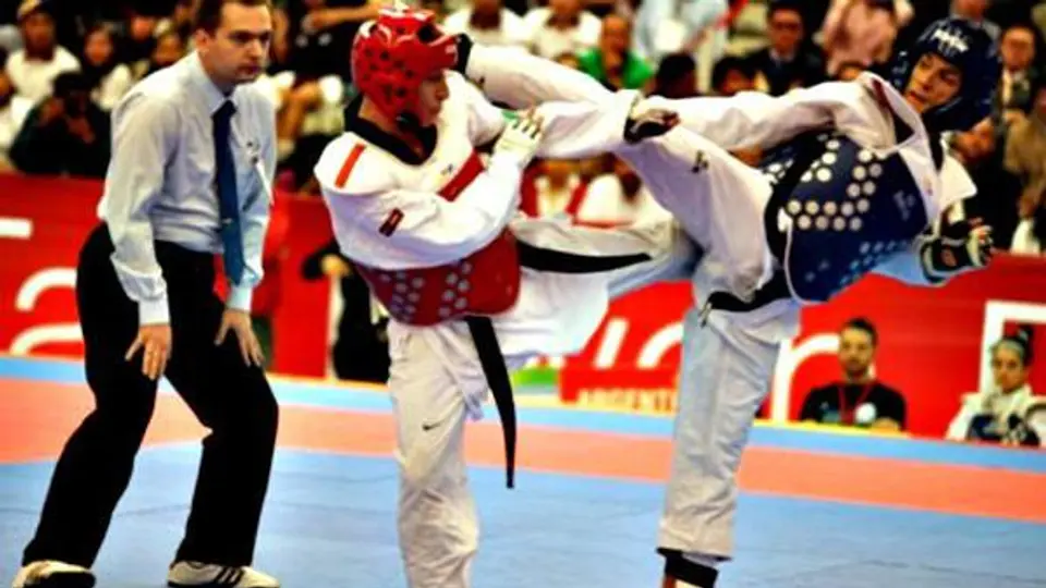 René Lizarraga gana dramático Bronce en TKD