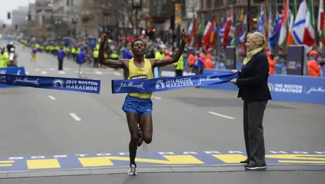 Lelisa Desisa y Caroline Rotich conquistan Maratón de Boston