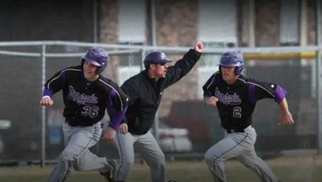Partido colegial de beisbol termina con 61 carreras