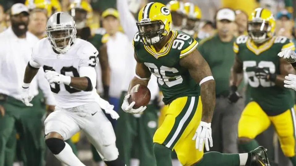 Green Bay supera sin problemas a los Raiders