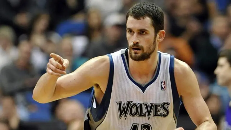 Kevin Love firma con Cavaliers