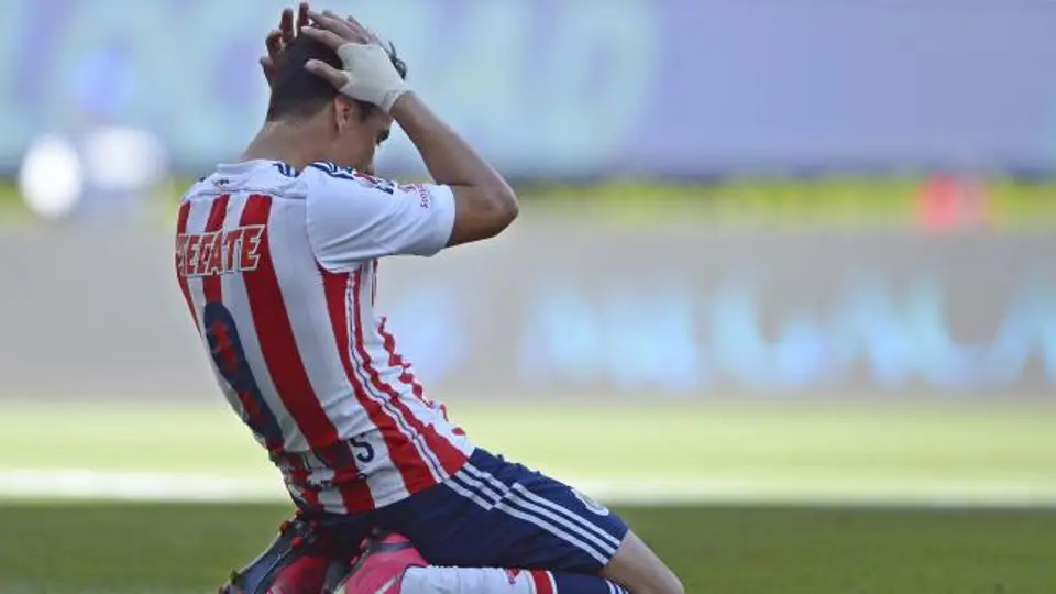 Sotanero le quita invicto a Chivas en el Omnilife