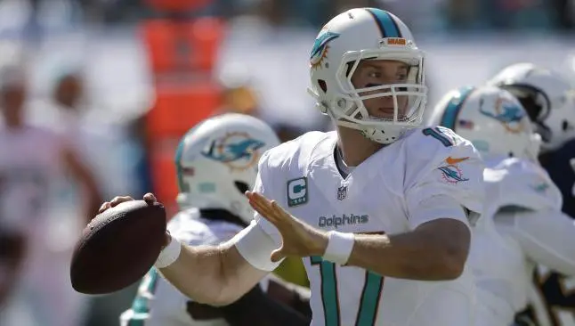 Ryan Tannehill comanda paliza de Delfines a Cargadores