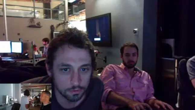 Fingen terremoto en Skype