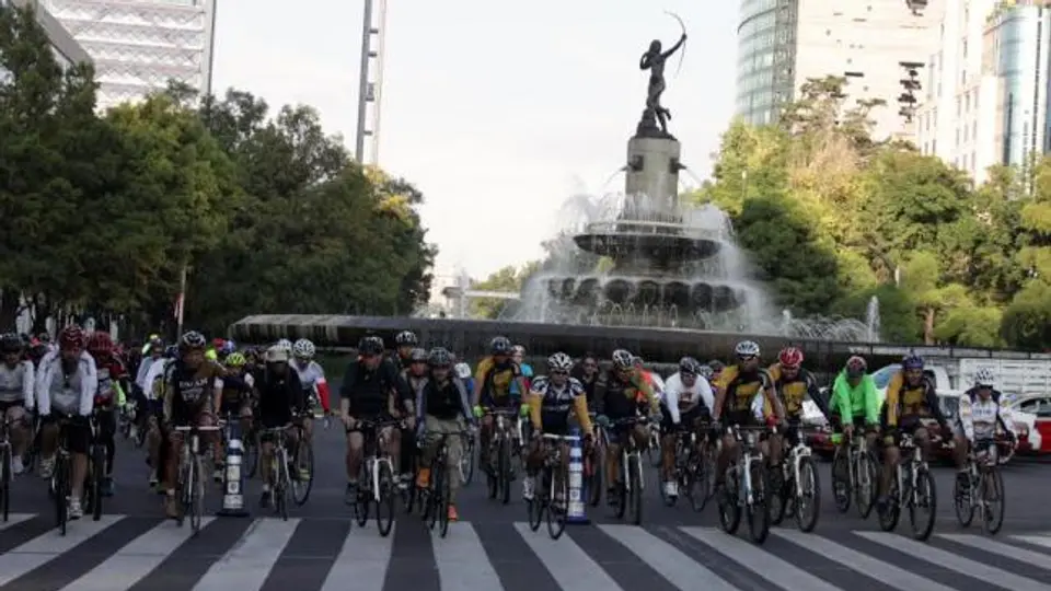 Cerca de 7 mil ciclistas participan en rodada previa al MCDMX