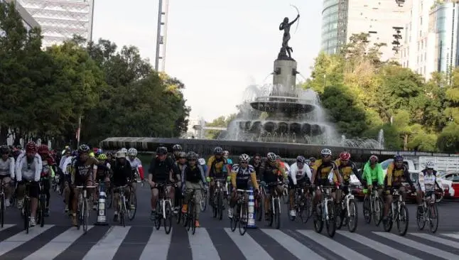 Cerca de 7 mil ciclistas participan en rodada previa al MCDMX