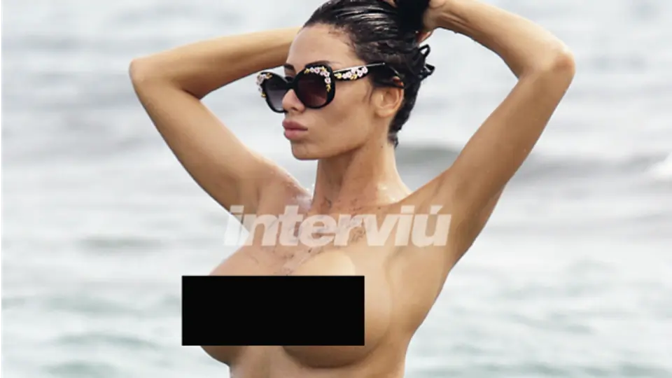 Supuesta novia de Neymar se desnuda en Ibiza