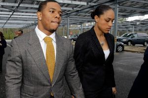 "Debo ser fuerte por mi esposa": Ray Rice