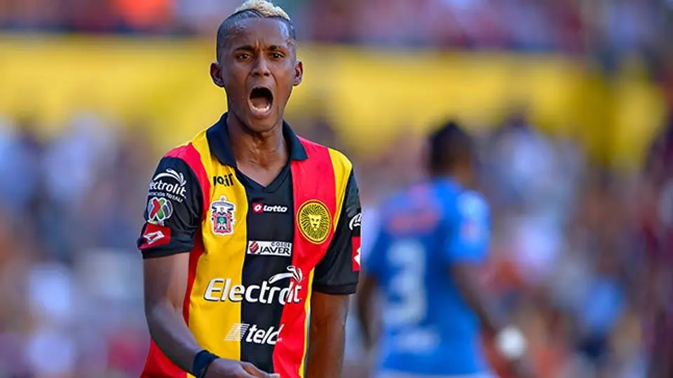 Pumas hace oficial llegada de Fidel Martínez