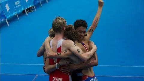 'Euorpa I', oro en Triatlón por Relevos en Nanjing