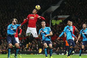 Novia de Rojo 'reclama' le cuenten a su pareja un gol en el United