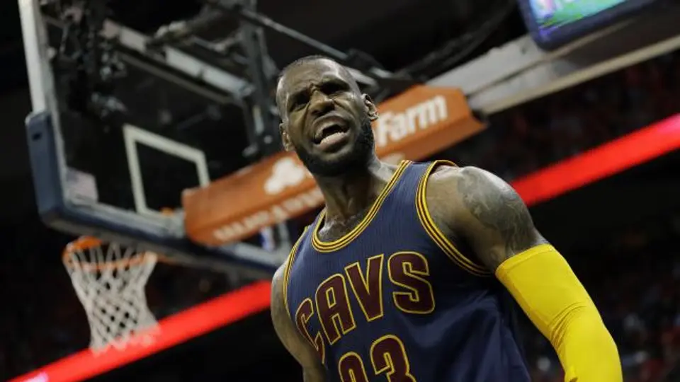 Lebron James acrecienta su leyenda