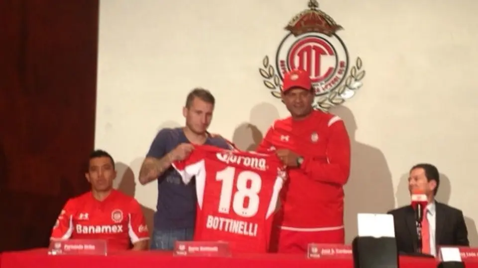 Ferrari rojo se ve mejor que el amarillo, asegura Cardozo
