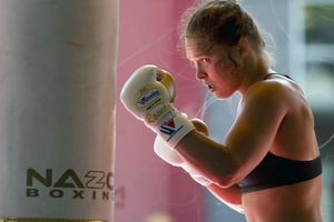 'Podría vencer a Floyd en un pelea sin reglas': Ronda