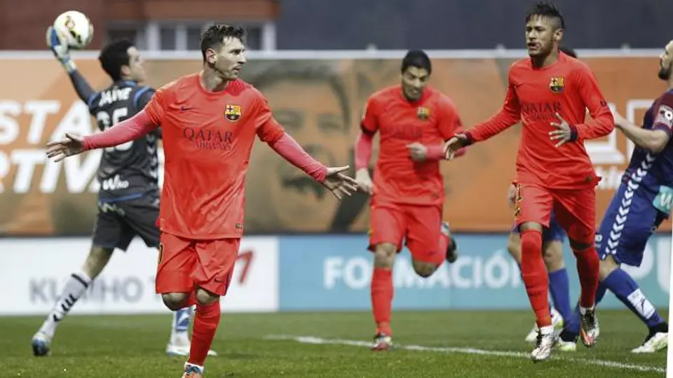 Barça doblega al Eibar y mantiene la cima de la Liga