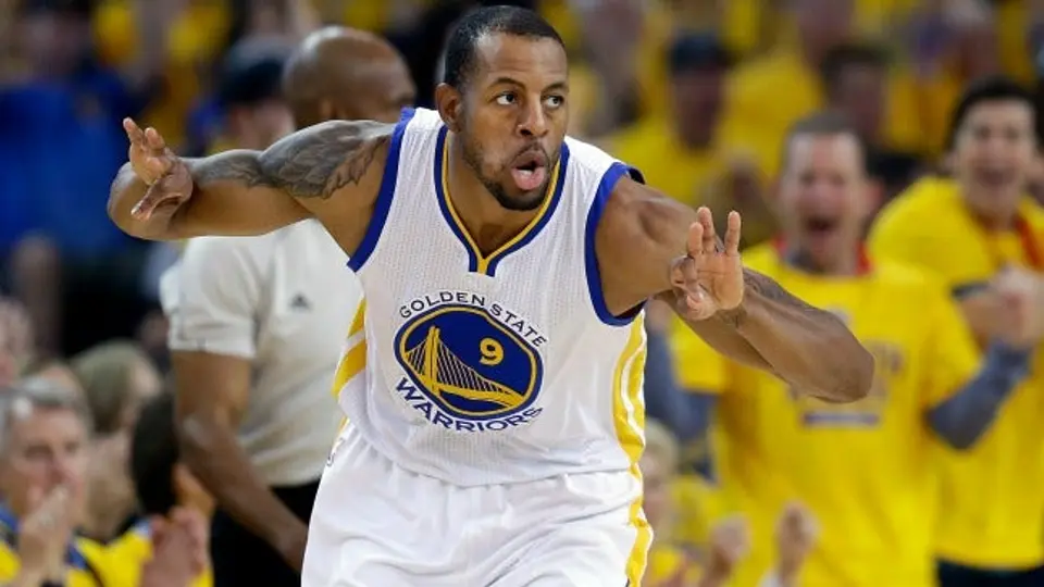 Golden State inaugura serie con triunfo ante Memphis