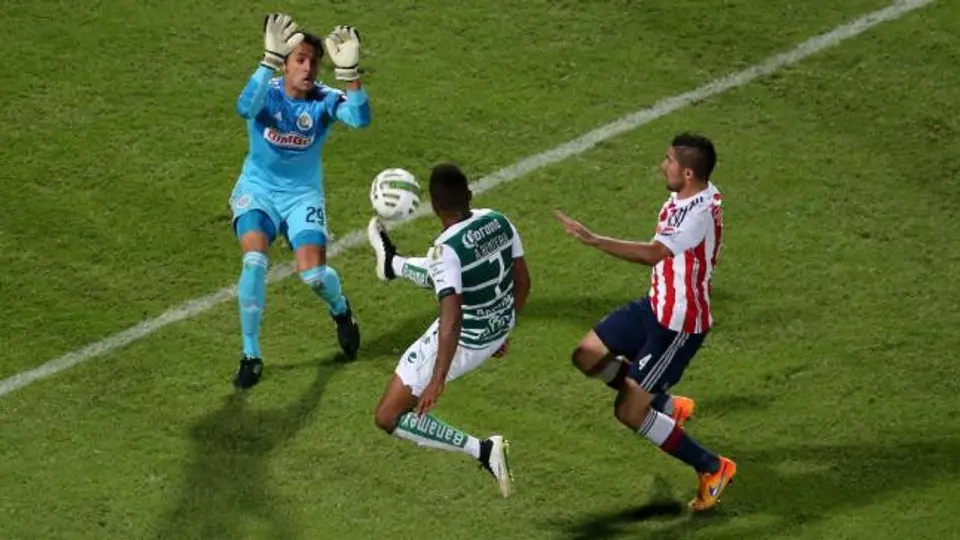 Santos y Chivas dejan la Semifinal en suspenso