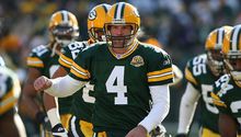 Favre felicita a Manning por romper su récord