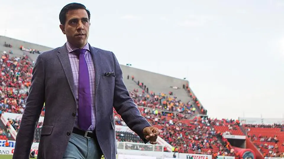 César Farías deja de ser técnico de Xolos