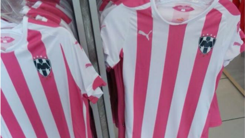 Filtran en redes sociales playera rosa de Rayados | RÉCORD