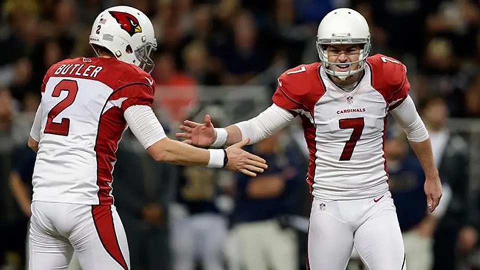 Arizona gana sin touchdowns y se acerca a playoffs