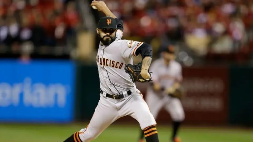 Gigantes abre serie con triunfo sobre los Cardenales